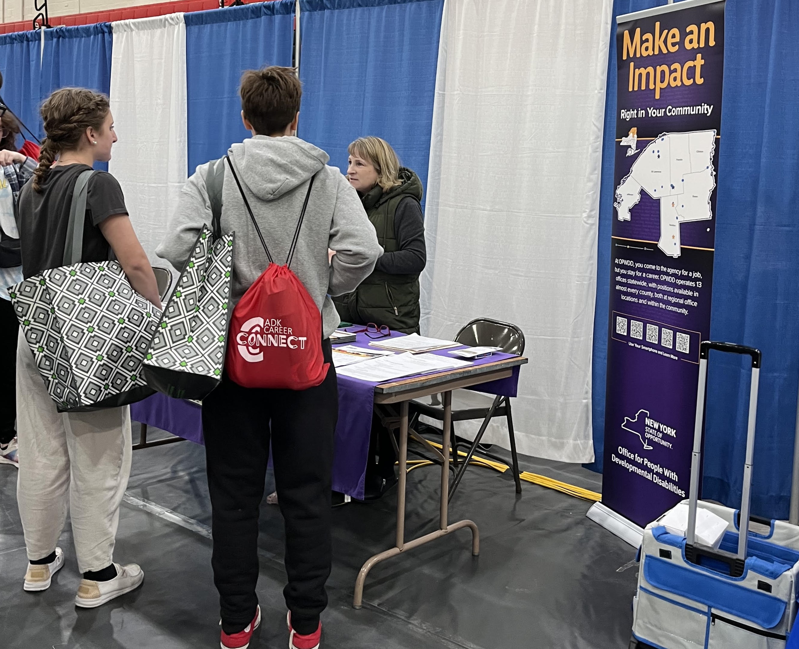 students at a career exploration fair